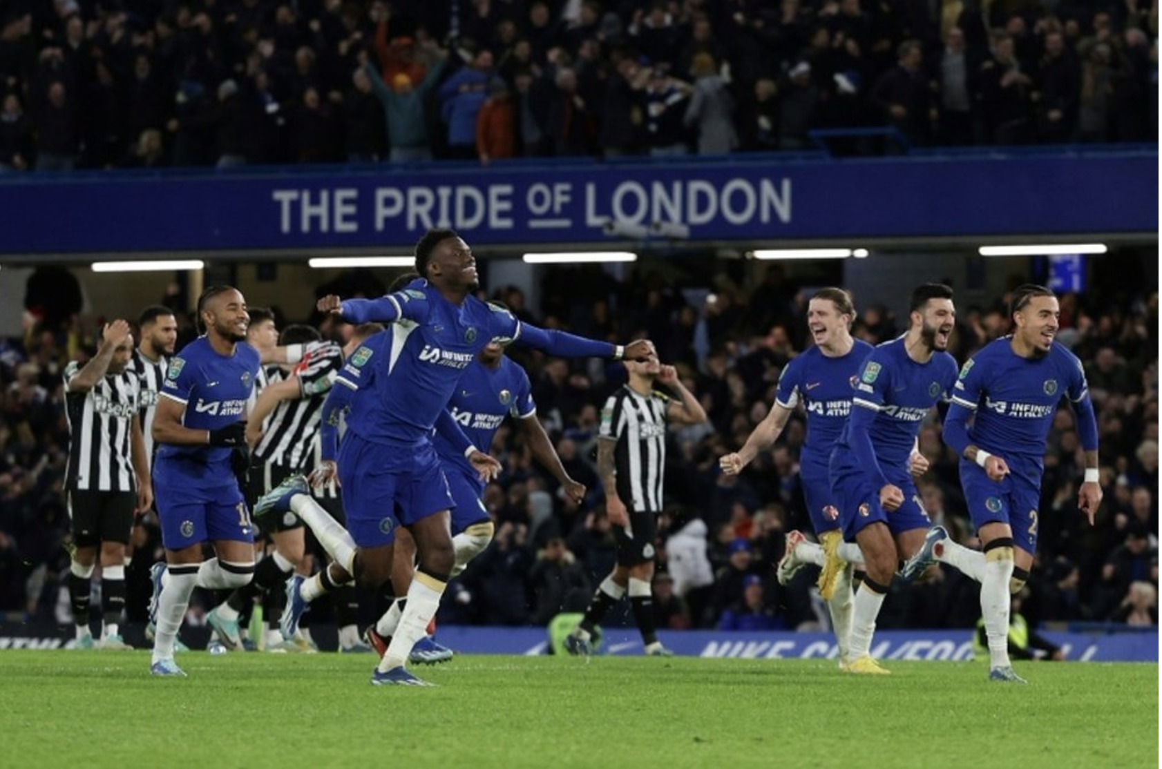 Chelsea back from brink to reach League Cup semis